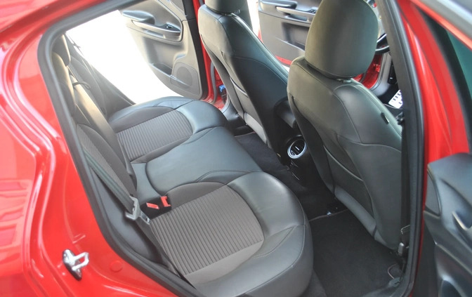 Alfa Romeo Giulietta cena 33499 przebieg: 164321, rok produkcji 2014 z Poniec małe 277